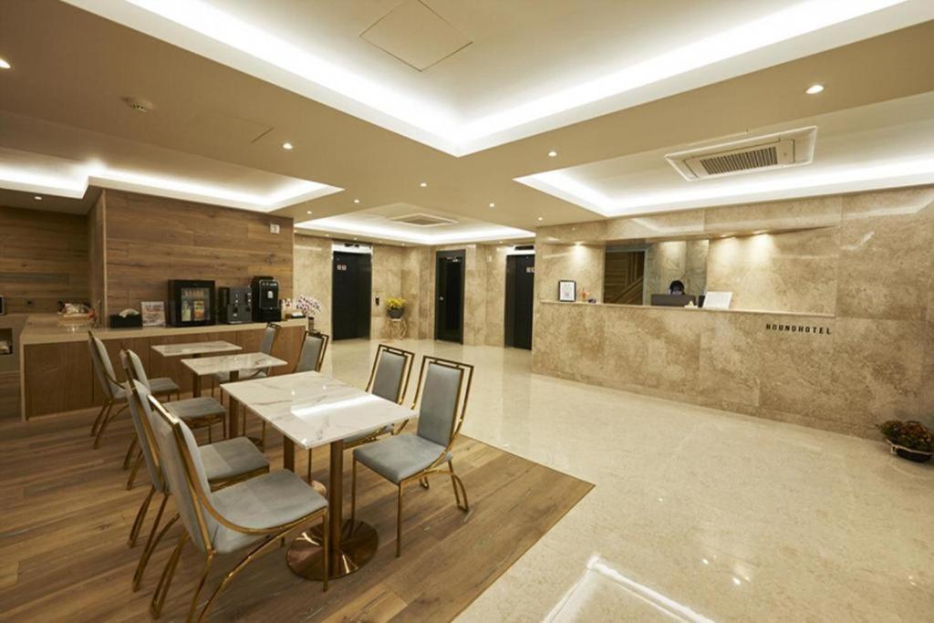 Hound Hotel Yeonsan Busan Esterno foto