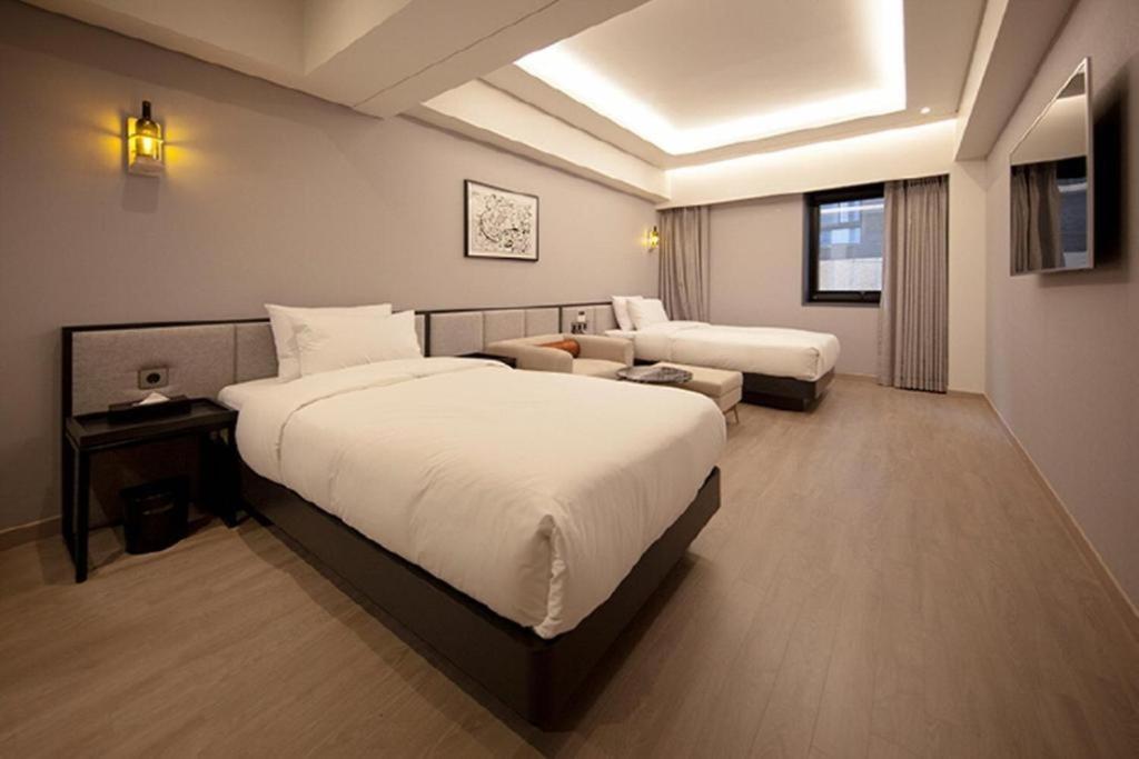 Hound Hotel Yeonsan Busan Esterno foto