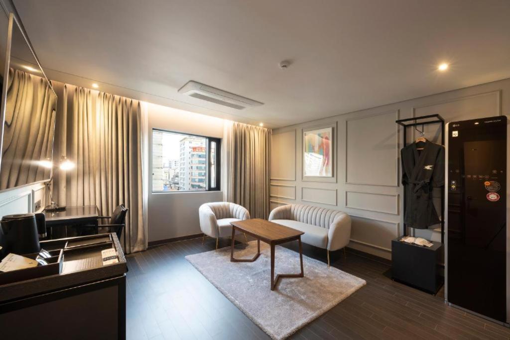 Hound Hotel Yeonsan Busan Esterno foto