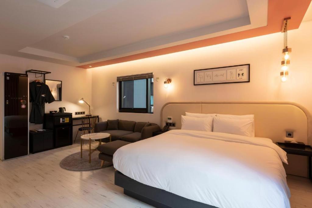 Hound Hotel Yeonsan Busan Esterno foto