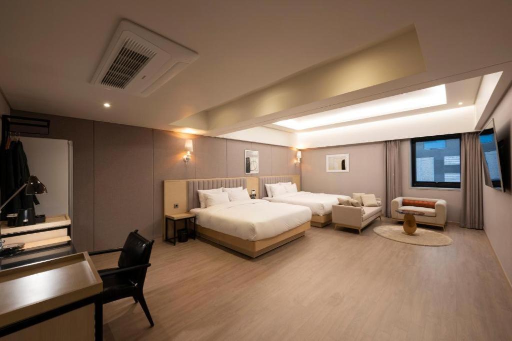 Hound Hotel Yeonsan Busan Esterno foto
