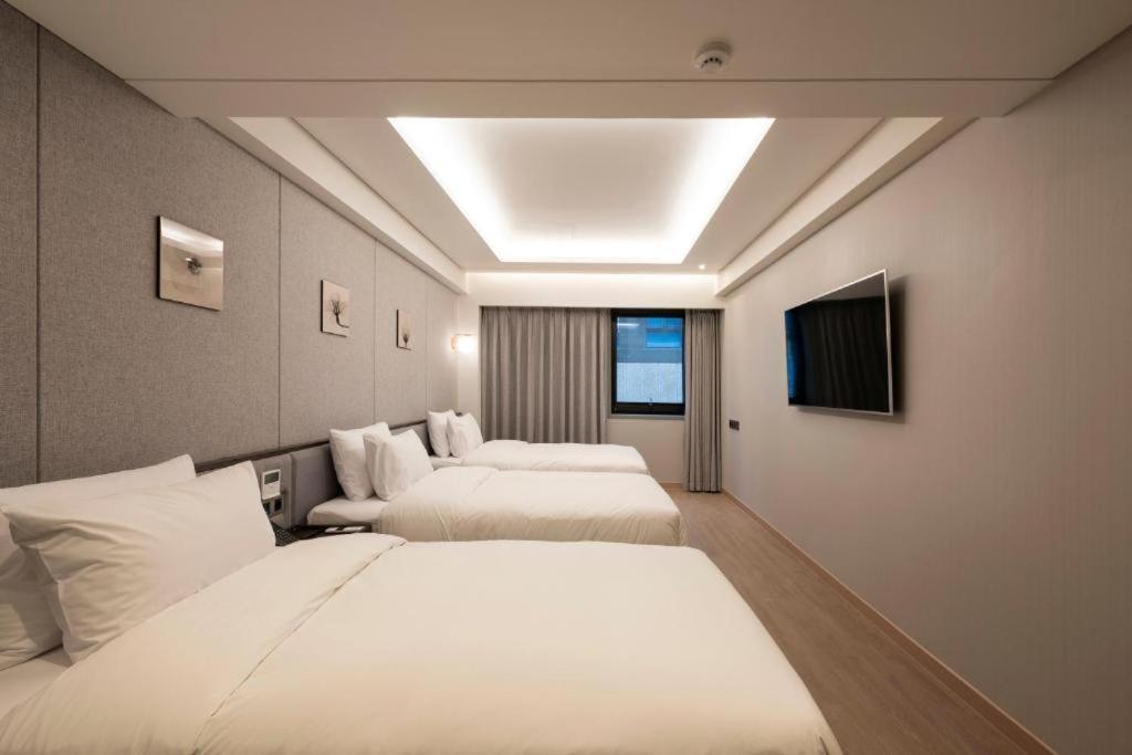 Hound Hotel Yeonsan Busan Esterno foto