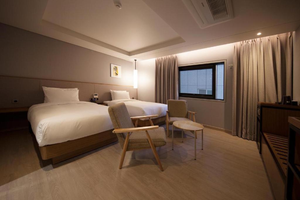 Hound Hotel Yeonsan Busan Esterno foto