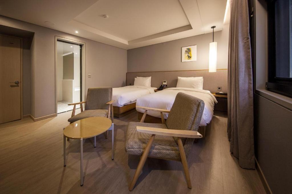 Hound Hotel Yeonsan Busan Esterno foto