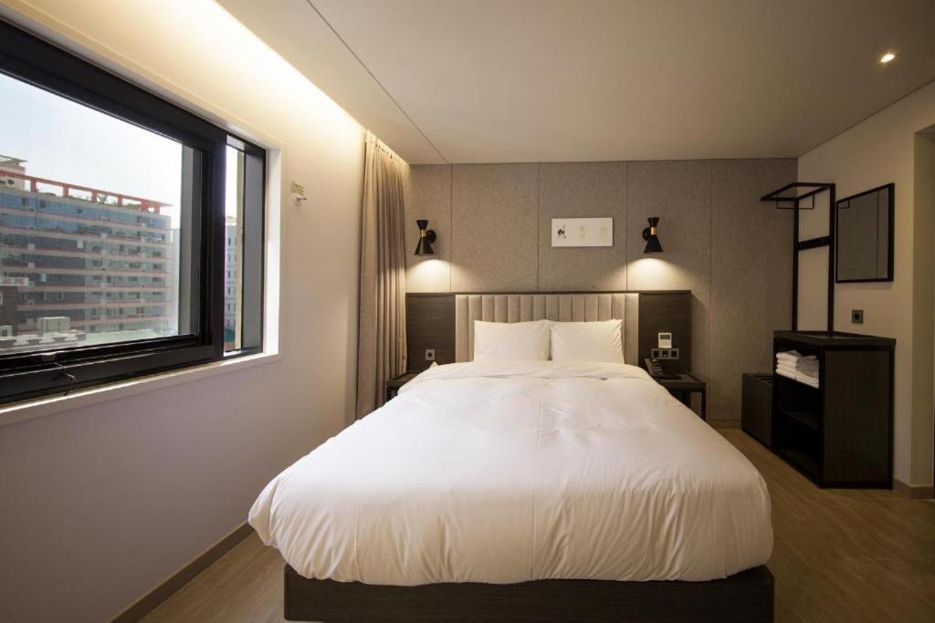 Hound Hotel Yeonsan Busan Esterno foto