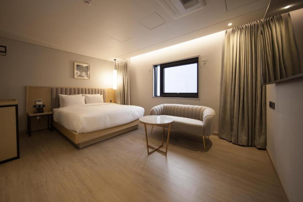 Hound Hotel Yeonsan Busan Esterno foto